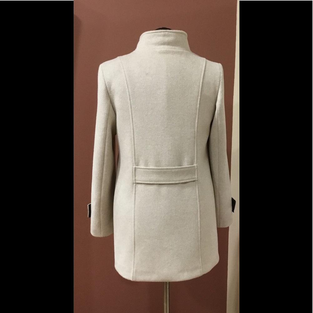 Women Coat - Picture 7 of 10